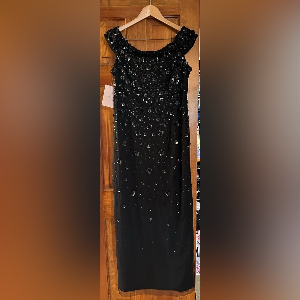 Adriana Papell black gown size US 16